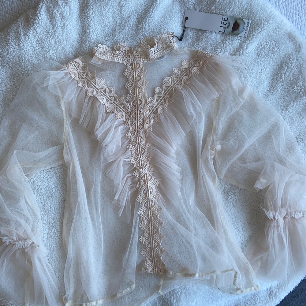 NEW L.I.F.E blouse